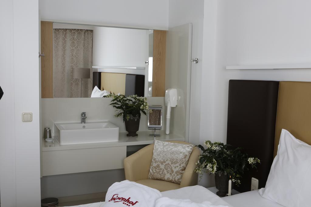 Boutique Hotel Loipenhof Лойперсдорф бай Фюрстенфелд Екстериор снимка